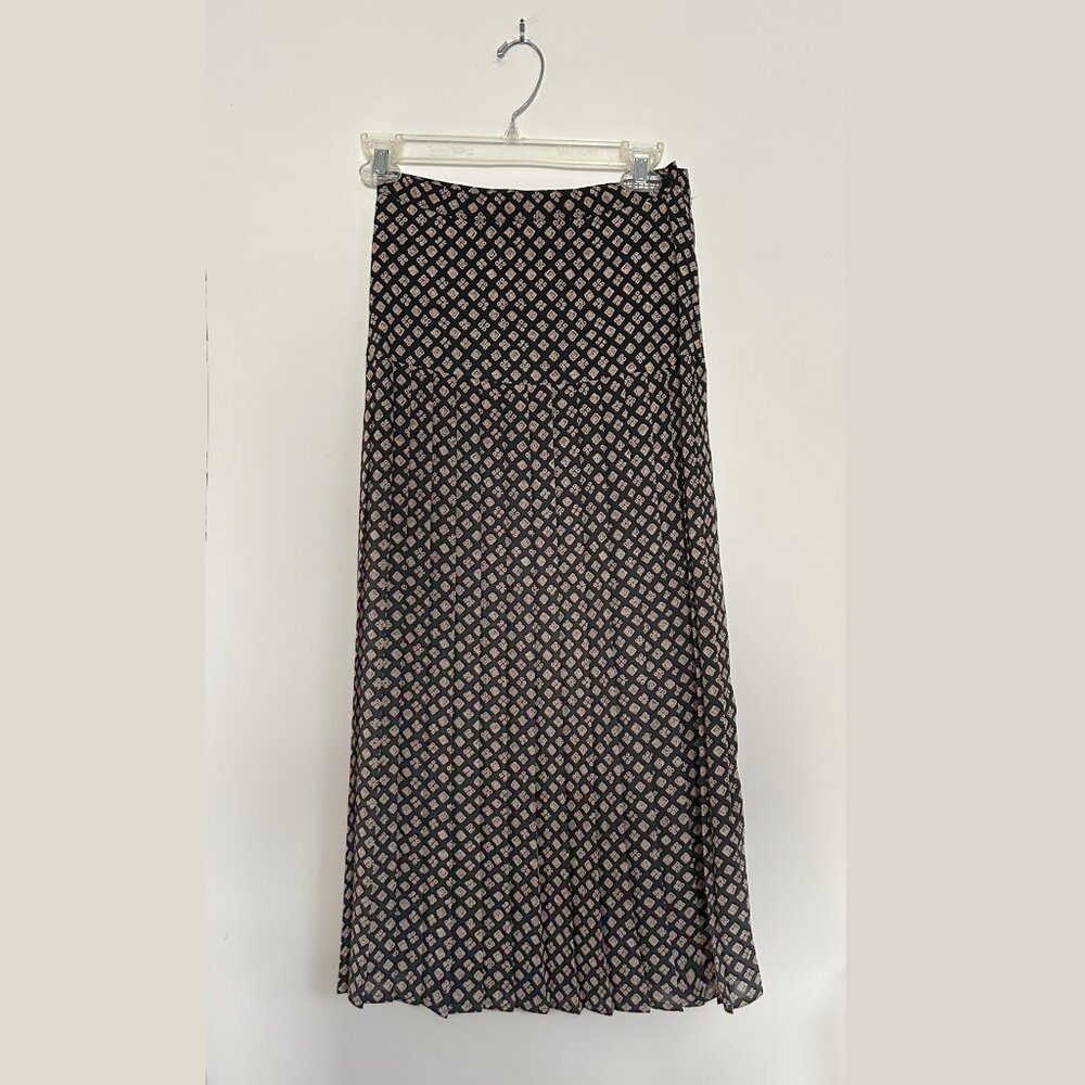 Vintage Patterned Pleated Skirt